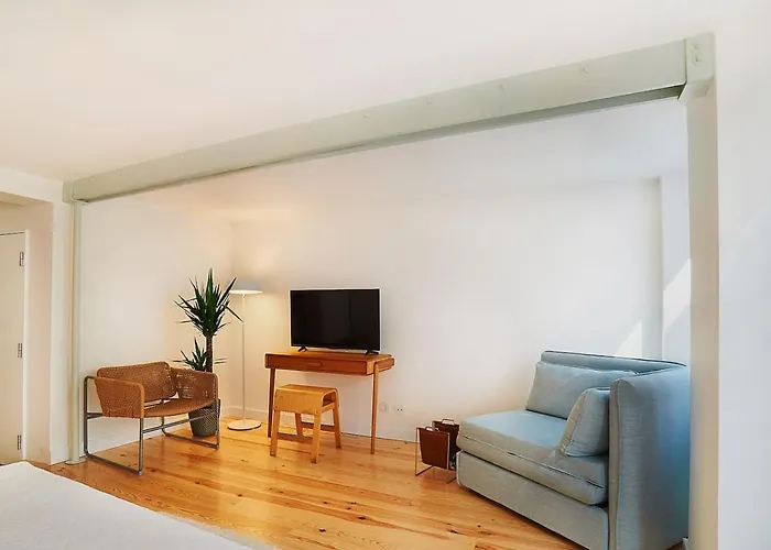 Modern Flat With Double Patio Right Next To Estrela Gardens *