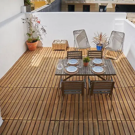 アパート Modern Flat With Double Patio Right Next To Estrela Gardens リスボン