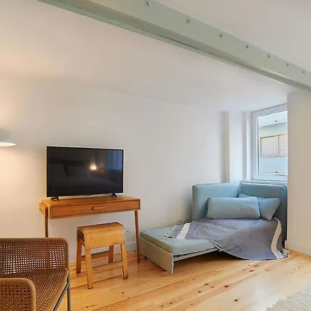 아파트 Modern Flat With Double Patio Right Next To Estrela Gardens 리스본